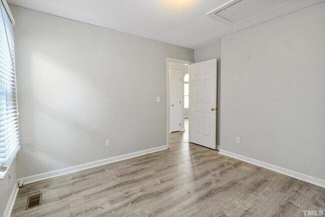 Building Photo - 4109 Iron Horse Rd
