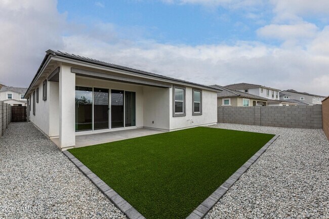 Building Photo - 6949 W Buckhorn Trail