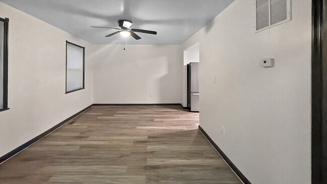 Building Photo - 507 Arsan Ave