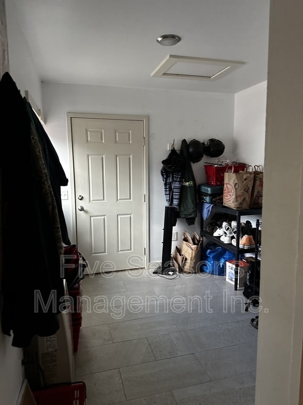 Building Photo - 32 Intervale Ave