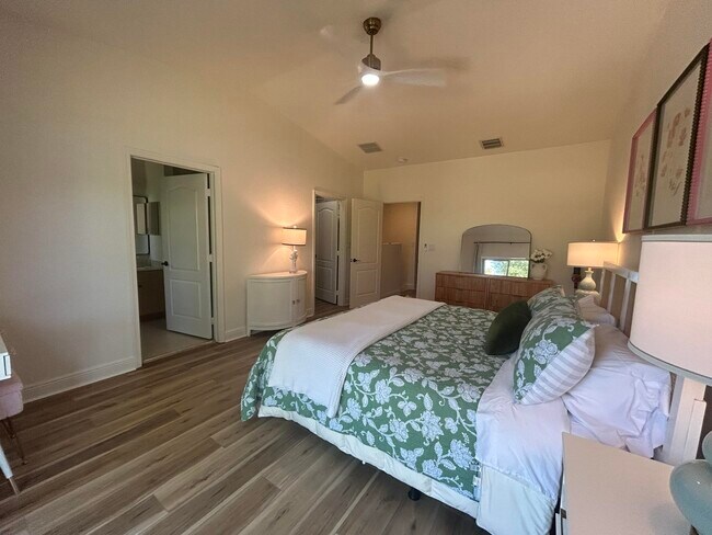 Building Photo - 12768 Westhampton Cir