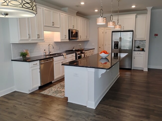 Building Photo - 446 Shale Creek Dr