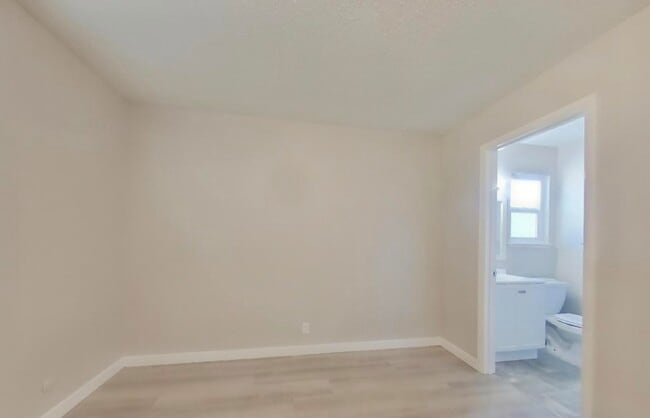 Building Photo - Available And Ready Now!