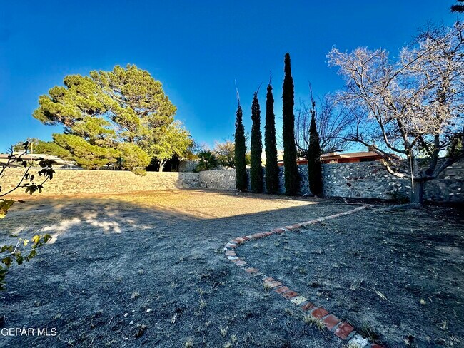 Building Photo - 6332 El Risco St