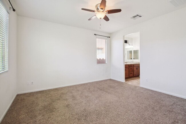 Building Photo - 4 Bedroom single family home in Phoenix