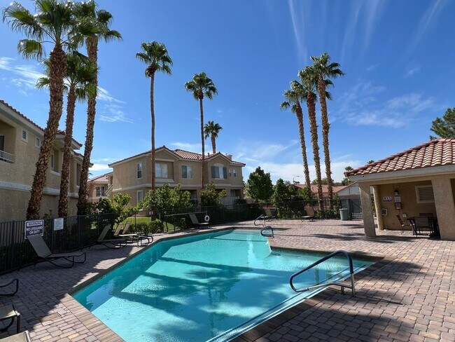 Building Photo - Green Valley Condo w/ Garage