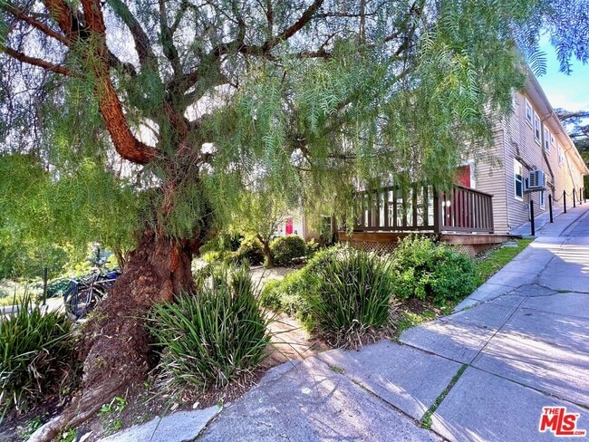 Building Photo - 1922 Preston Ave