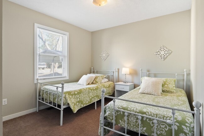 Building Photo - 3-Bedroom in Town of Farmville with One-Le...