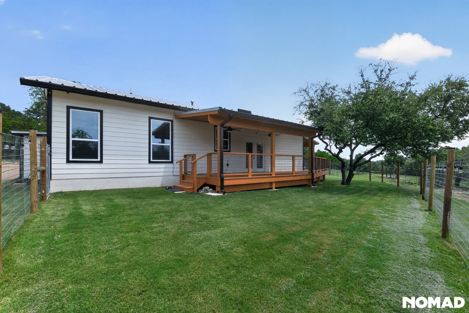 Building Photo - 1130 Circle Acres