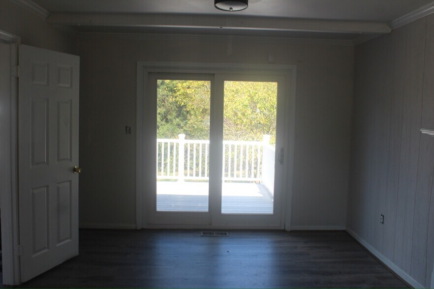 Building Photo - 750 Hickory Ct