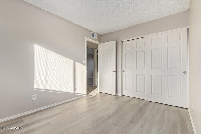 Building Photo - 7144 N 66th Dr