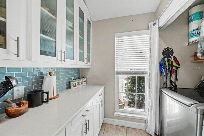 Building Photo - 6209 Interbay Blvd