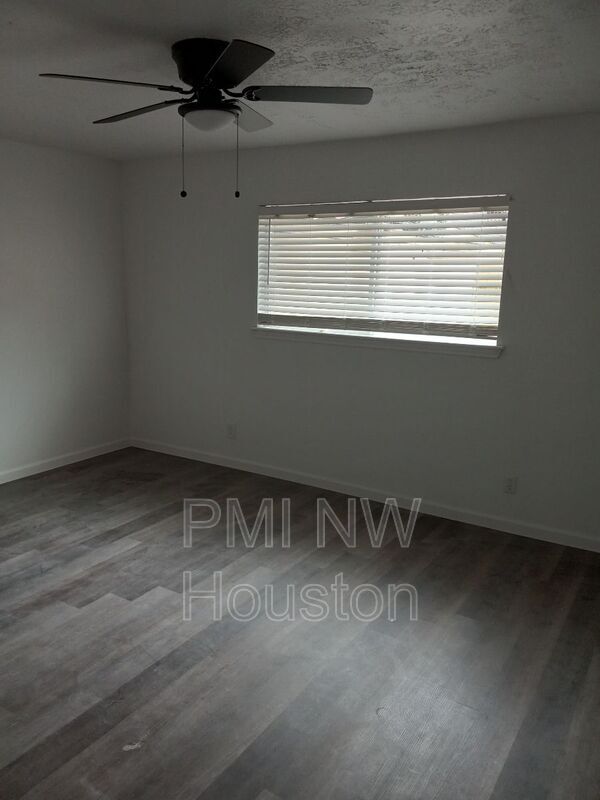 Building Photo - 2681 Gessner Rd