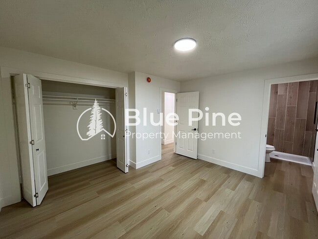 Building Photo - 3095 Disney Dr