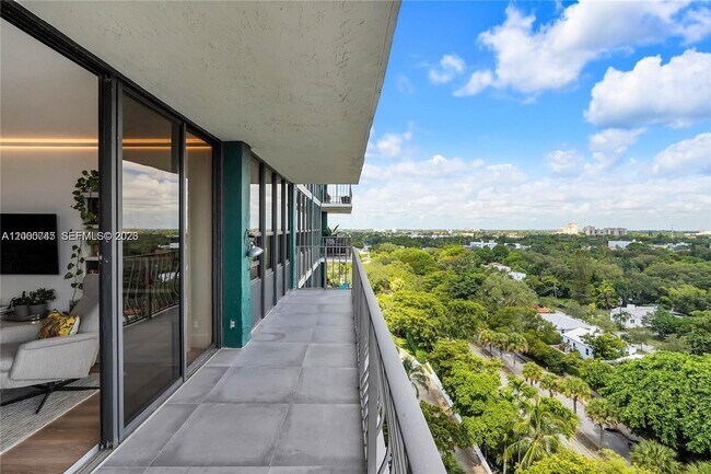 Building Photo - 780 NE 69th St