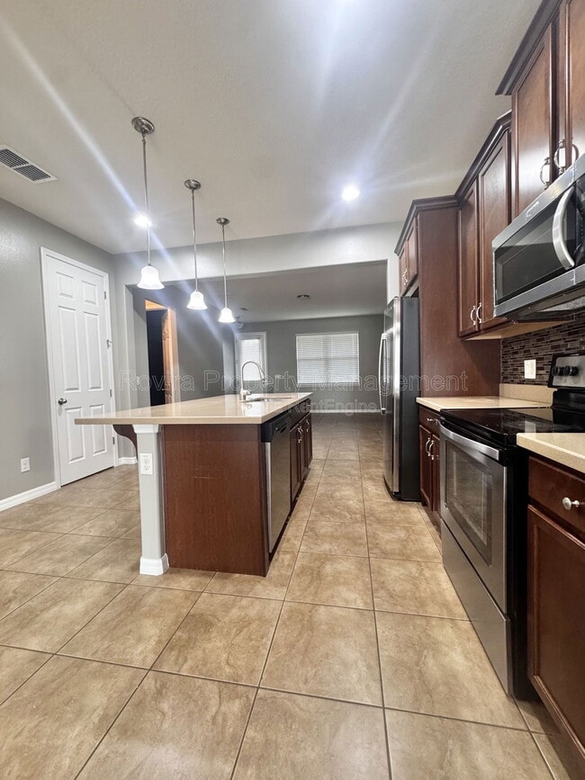 Building Photo - 5205 Northlawn Way