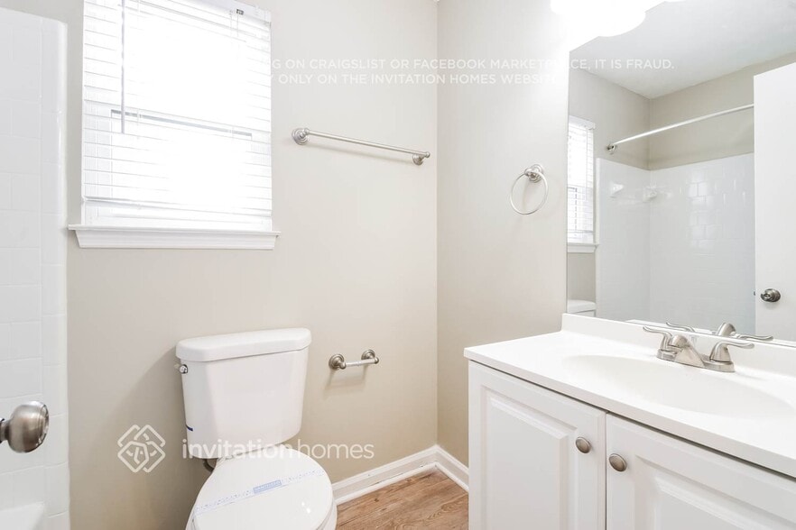 Building Photo - 640 Barrington Way