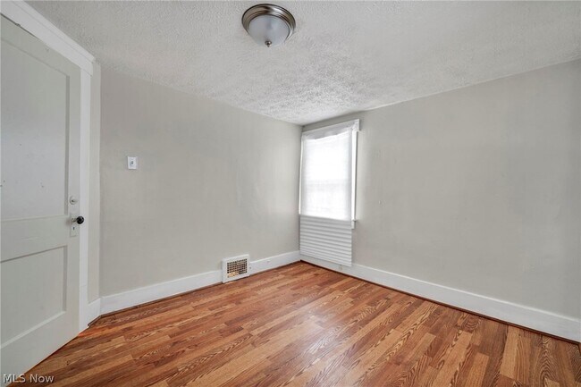 Building Photo - 960 Whittier Ave