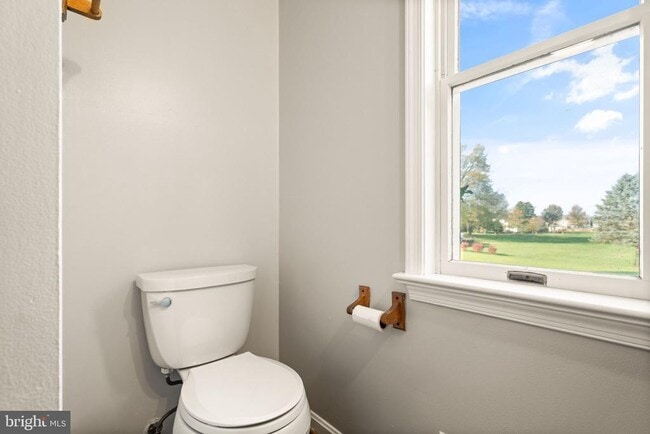 Building Photo - 318 Evergreen Mills Rd