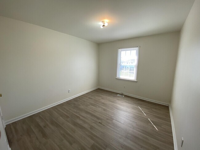 Building Photo - 3806-38D1 Sterling Pointe Dr