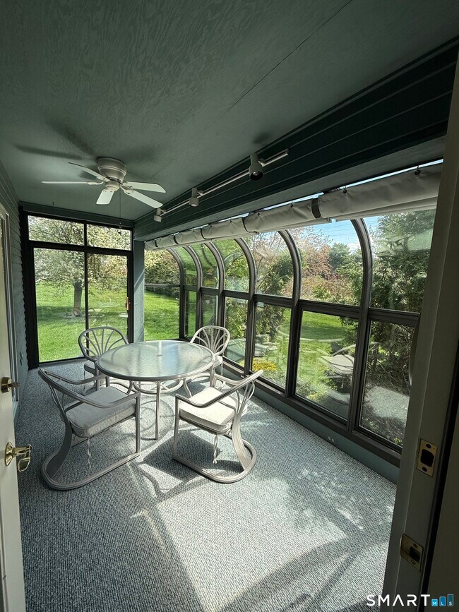 Building Photo - 504 Sandstone Dr