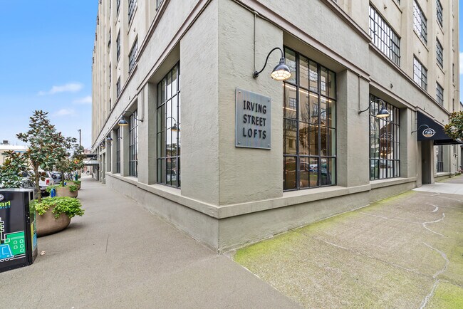 Primary Photo - 1314 NW Irving St