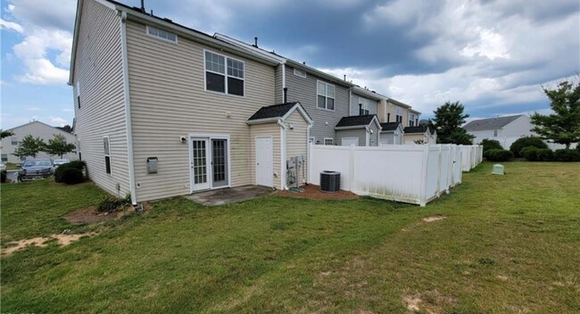 Building Photo - 33 Arbor Hl Pl