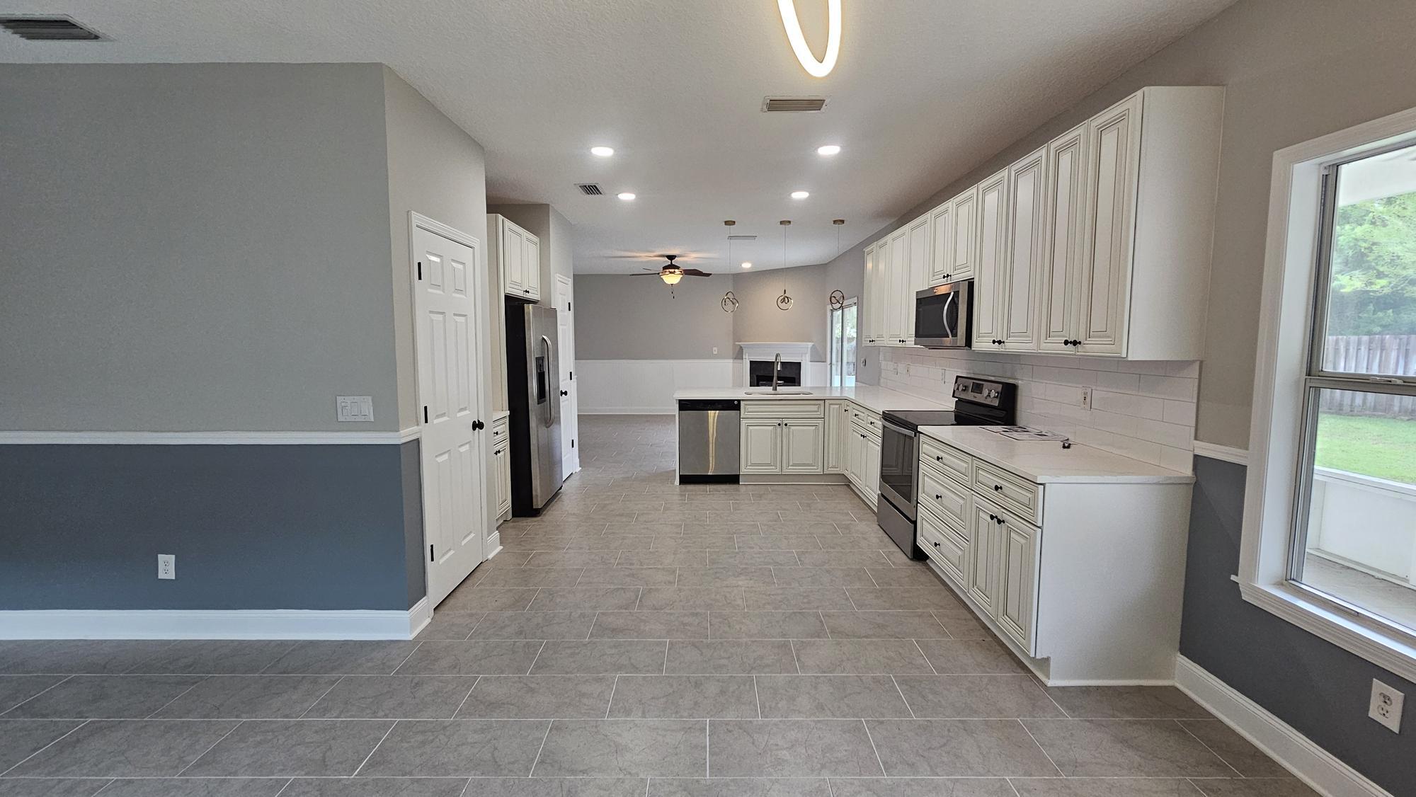 Building Photo - 13983 Summer Breeze Dr