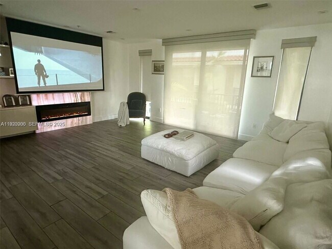 Building Photo - 1150 98th St