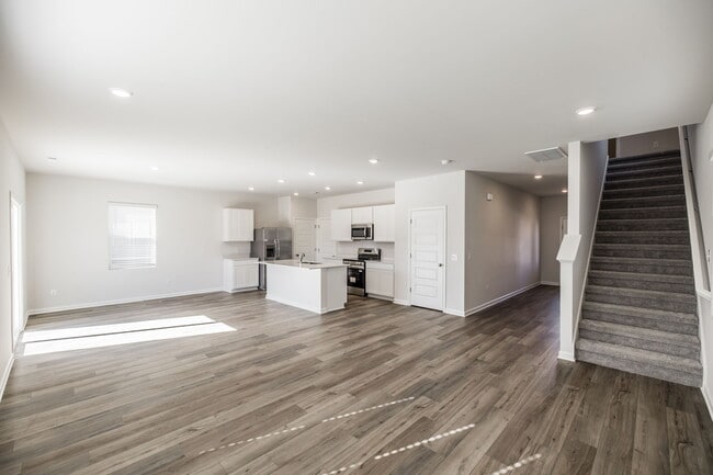 Building Photo - 616 Emerson Ln