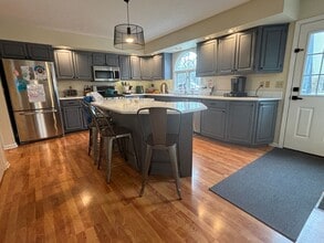 Building Photo - 4 Bed - 5 Bath with In-law Suite - Solon