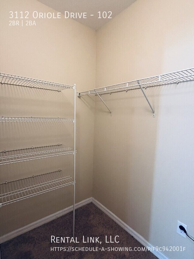 Building Photo - 3112 Oriole Dr