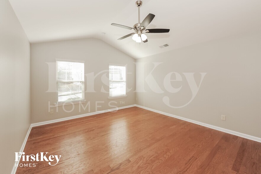 Building Photo - 432 Parkstone Dr