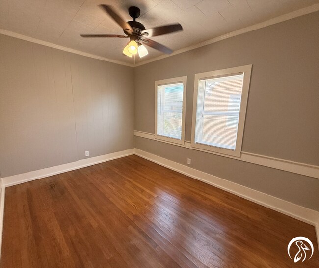 Building Photo - Spacious and Convenient