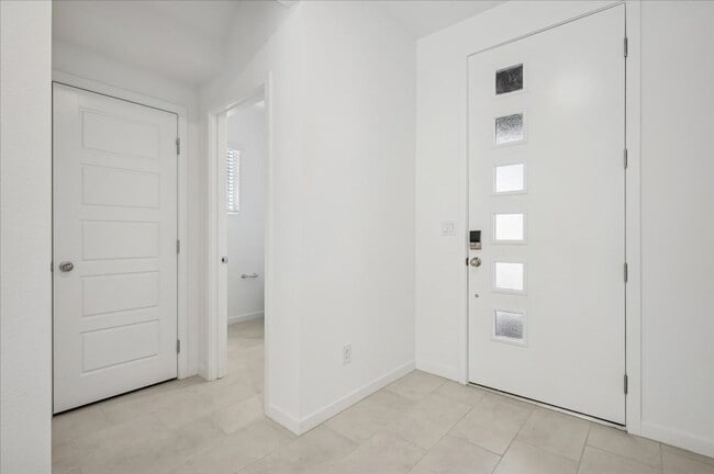 Building Photo - Beautiful New Home in Black Mountain Planned Community