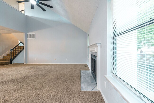 Building Photo - Newly Renovated 4 Bed / 3.5 Bath in Tulsa ...