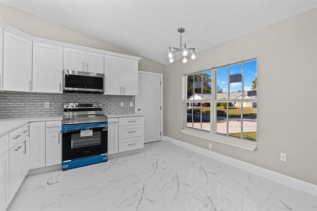 Building Photo - 1774 Glenridge St NW