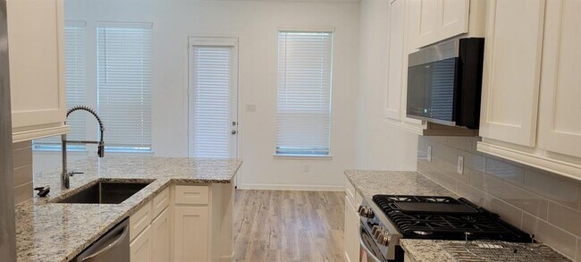 Building Photo - 579 Dry Fork Ln