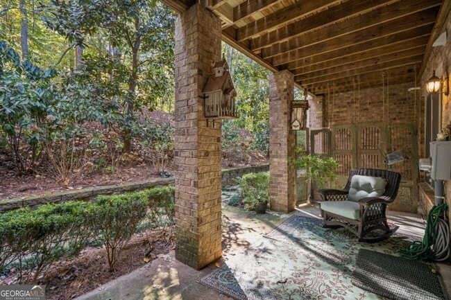 Building Photo - 9026 Riverbend Manor