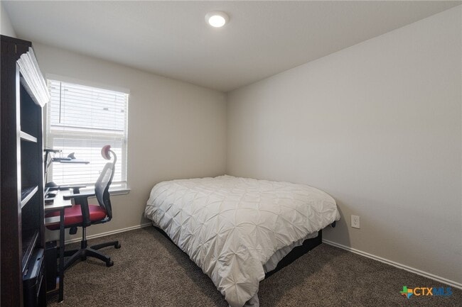 Building Photo - 2334 Aylesbury Dr