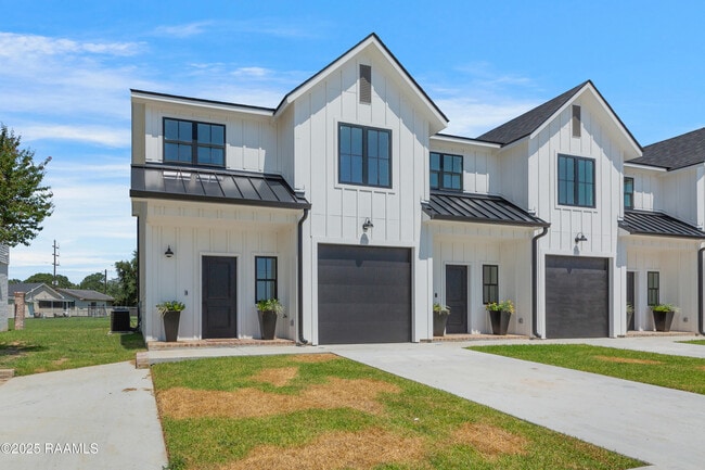 Building Photo - 428 Eraste Landry Rd