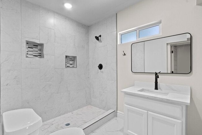 Building Photo - Be the First to Live in This Fully Renovat...