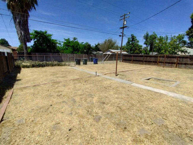 Building Photo - 229 El Vista Ave