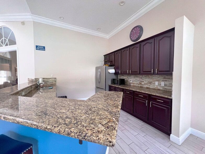 Building Photo - 137 Canterbury Pl