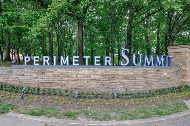 Building Photo - 10 Perimeter Summit Blvd