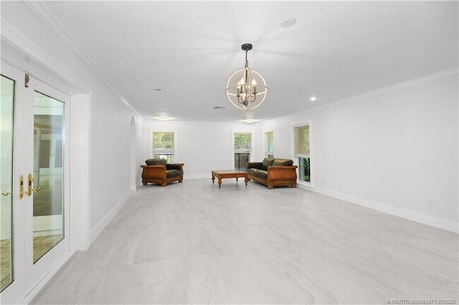Building Photo - 4 Copaire Rd