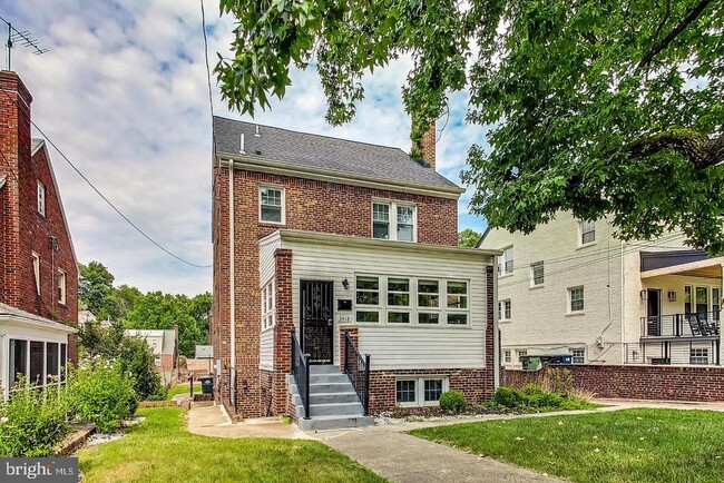 Building Photo - 3418 Pennsylvania Ave. SE