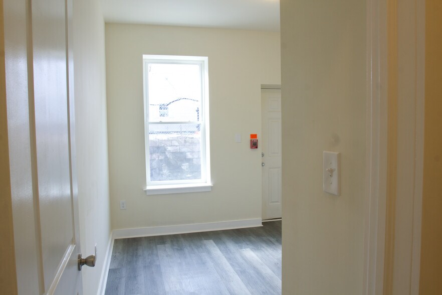 Building Photo - 6032 Market St