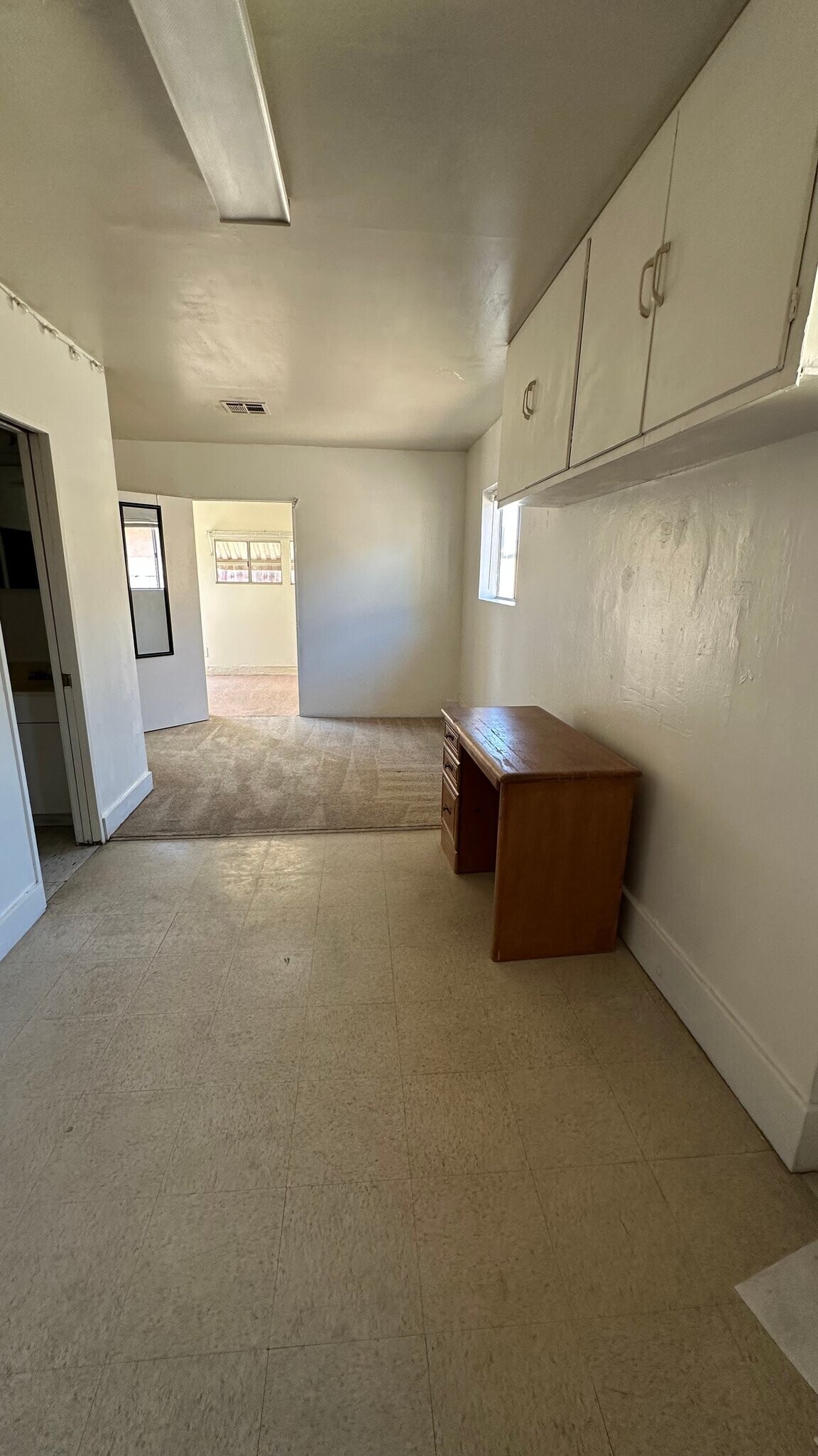 Building Photo - 4640 Clairemont Dr