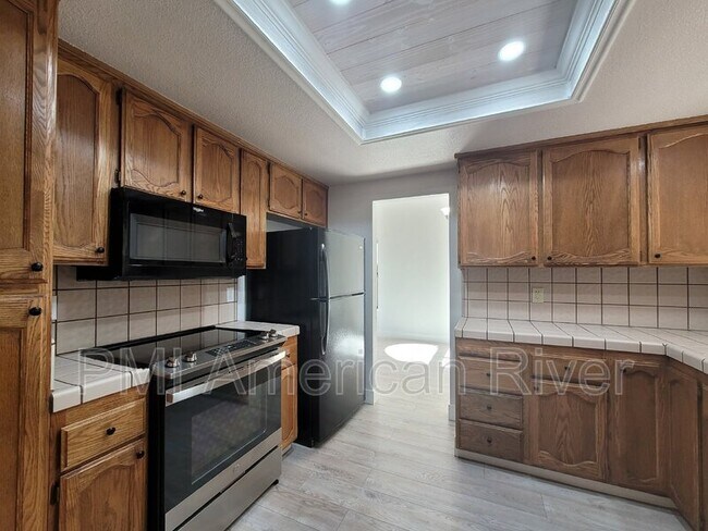 Building Photo - 5108 Parque Vista Way